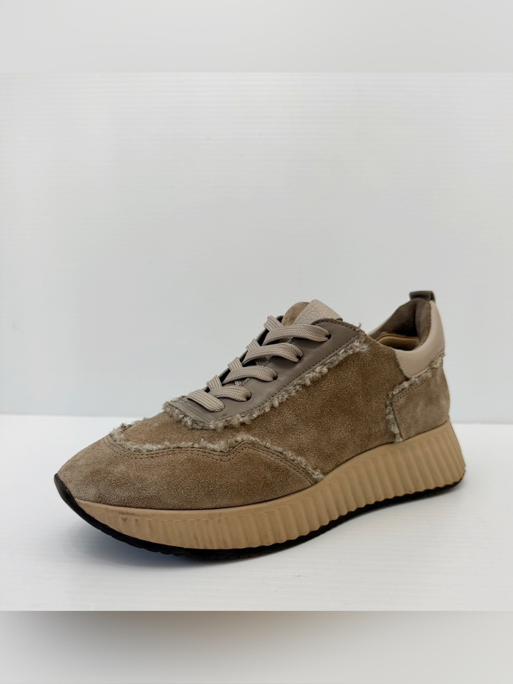 SOFTWAVES Women's Alair Sneakers in Taupe Sahara - 39